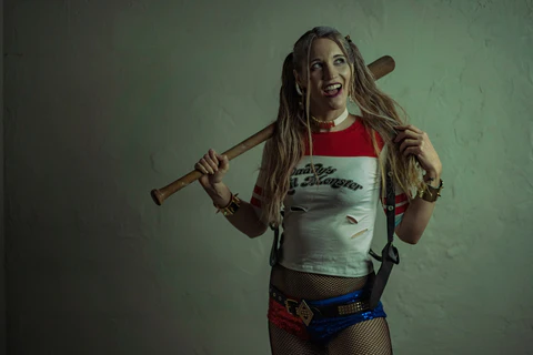 the costume of harley quinn
